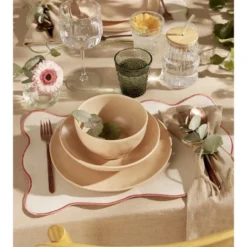 Assiette plate forme organique grès beige Ø26cm