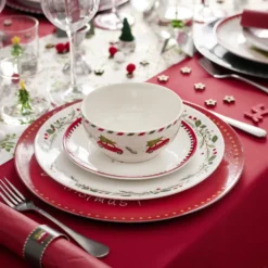 Assiette plate porcelaine blanche motif feuillage de Noël Ø27cm