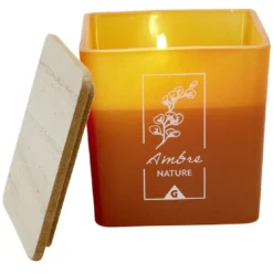 Bougie dans pot carré avec couvercle bois senteur ambre