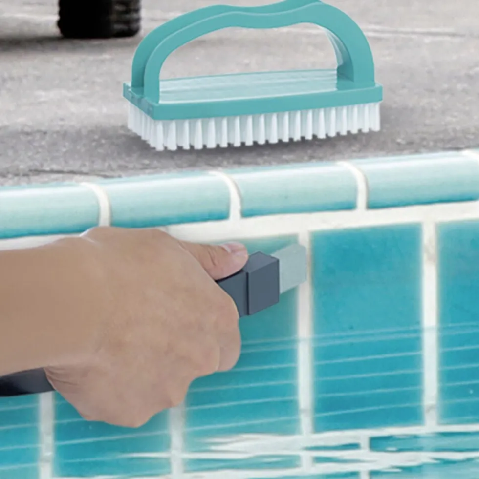 Brosse multifonctions pour piscine