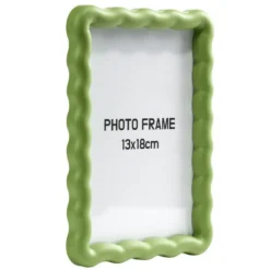 Cadre photo bord vague plastique coloré 14x19cm pour photo 10x15cm (3 modèles)