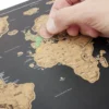 Carte du monde à gratter en papier 30x60cm
