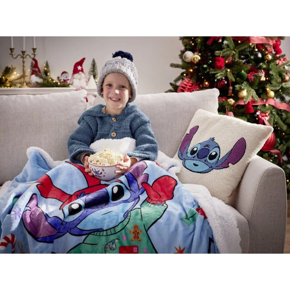 Coussin carré Disney bouclette motif personnage brodé 40x40cm (2 modèles)