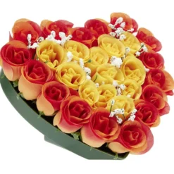 Coussin de fleurs artificiel forme coeur orange - 26 têtes