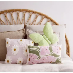 Coussin forme papillon 30x37cm (2 modèles violet ou vert)