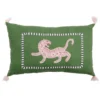 Coussin rectangulaire motif tigre vert foncé avec pompons roses 30x50cm
