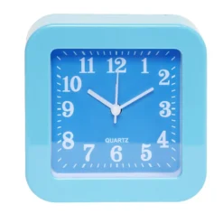 Mini réveil analogique à quartz en plastique avec alarme (4 modèles)