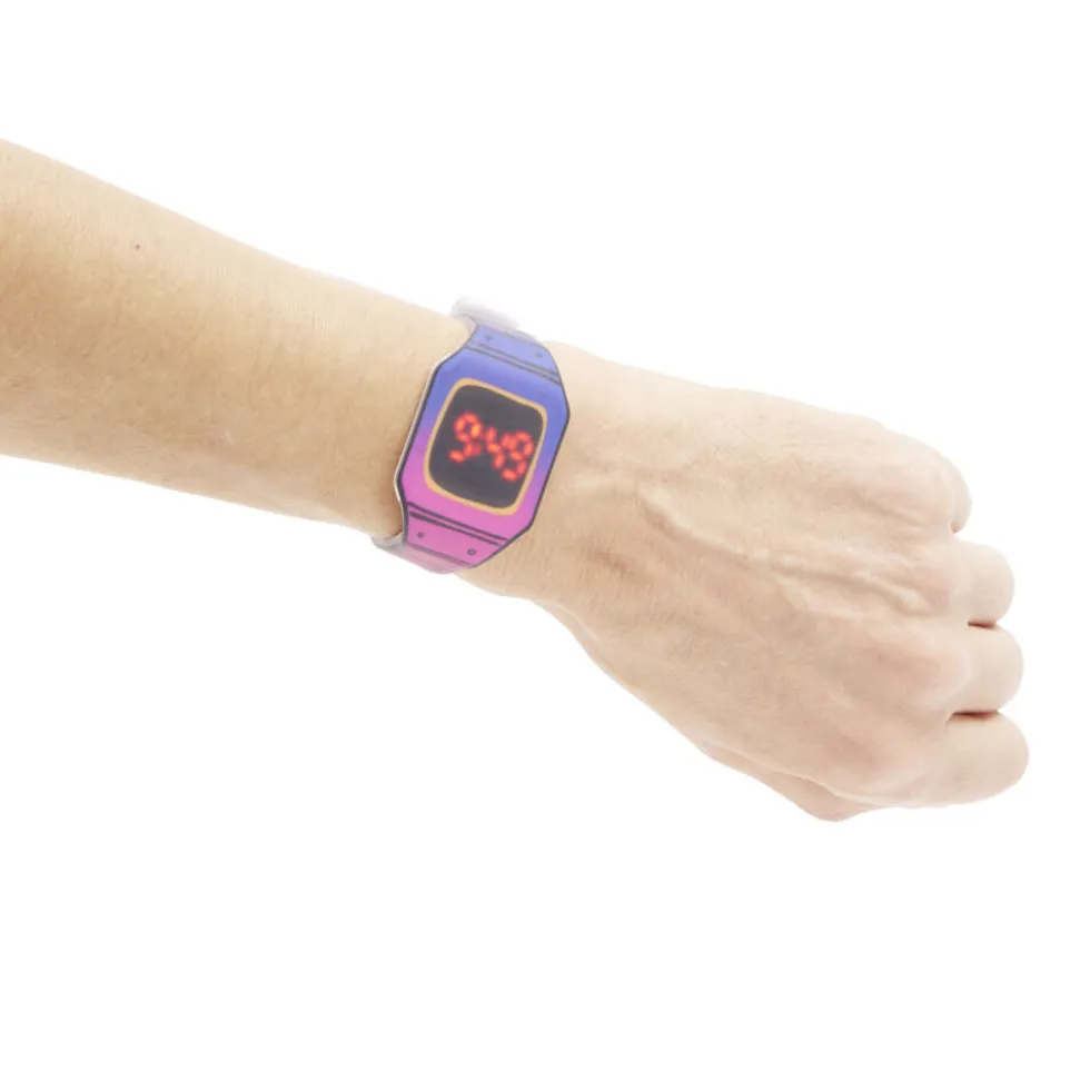 Montre unisexe digitale silicone multicolore Ø5x17,5cm (2 modèles)