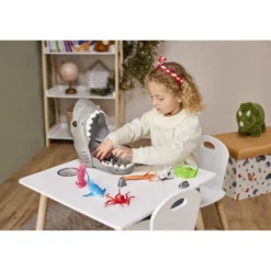 Tête de requin + 20 figurines
