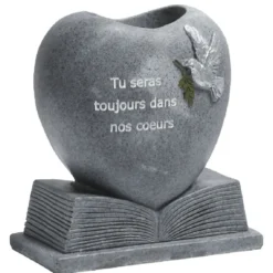 Vase funéraire en forme de coeur