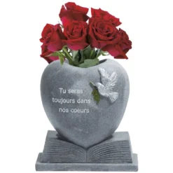 Vase funéraire en forme de coeur