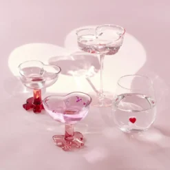 Verre à eau bas 50cl en verre transparent motifs coeurs rouges H12cm