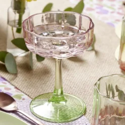 Verre à pied 20cl forme fleur en verre dégradé rose et vert Ø10xH13cm