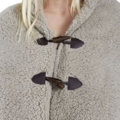 Veste plaid châle moutonné marron 75x150cm avec boutons à brandebourg