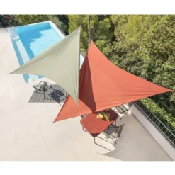 Voile d’ombrage triangulaire Delta taupe 300x300 cm